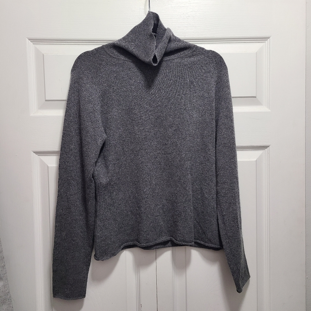 Gene‎ Meyer Cashmere Charcoal Turtleneck Sweater L Flaw